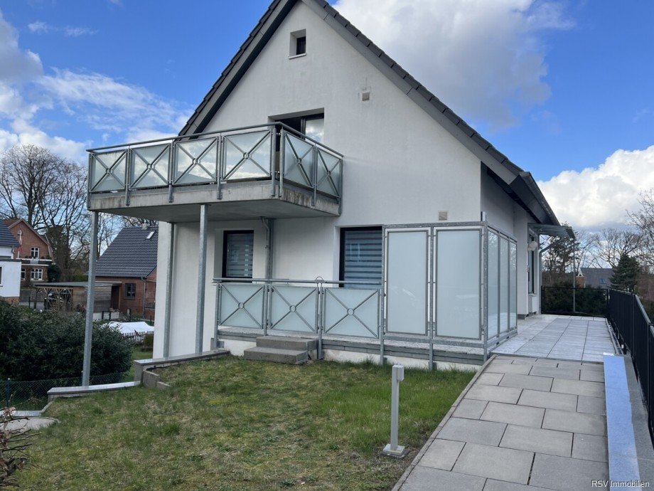 MFH Frontansicht 2 Etagenwohnung M�lln