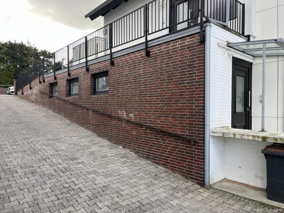 Auffahrt zu Garagen Etagenwohnung M�lln