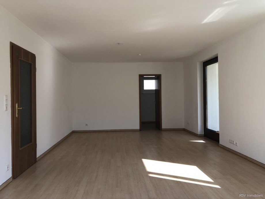 Wonzimmer unteres EG Mehrfamilienhaus M�lln