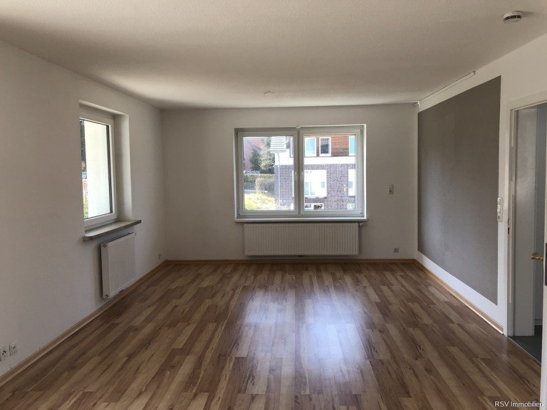 Wonzimmer oberes EG M�lln Etagenwohnung Eigene Wohnung zum kleinen Preis in M�lln TOP-Zustand