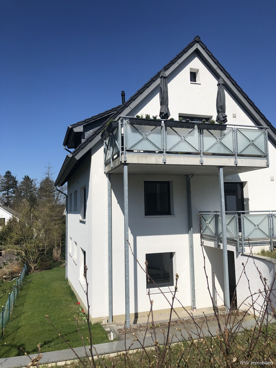 Frontansicht Stra�enseite Mehrfamilienhaus M�lln