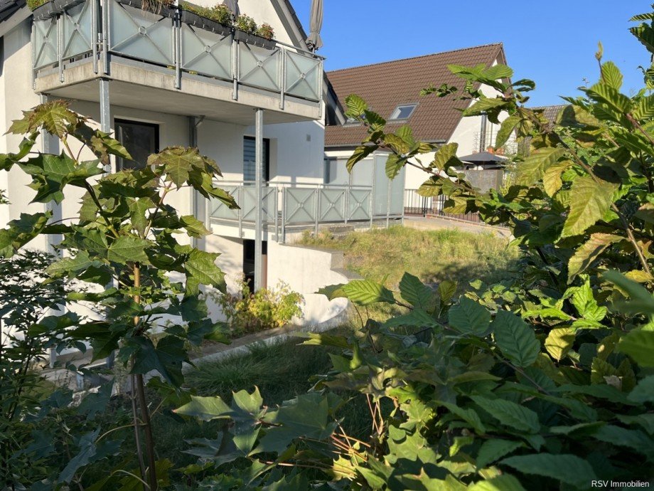 Geb�udek�rper-Stra�enansicht seitlich Etagenwohnung M�lln