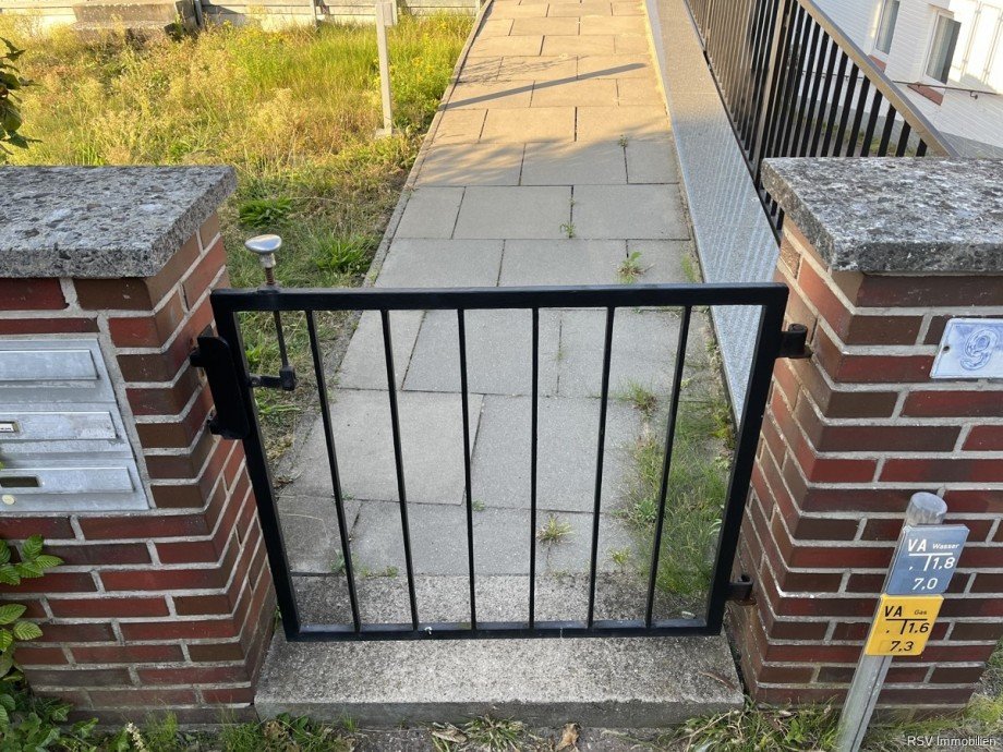 Eingangst�r zum Grundst�ck Etagenwohnung M�lln