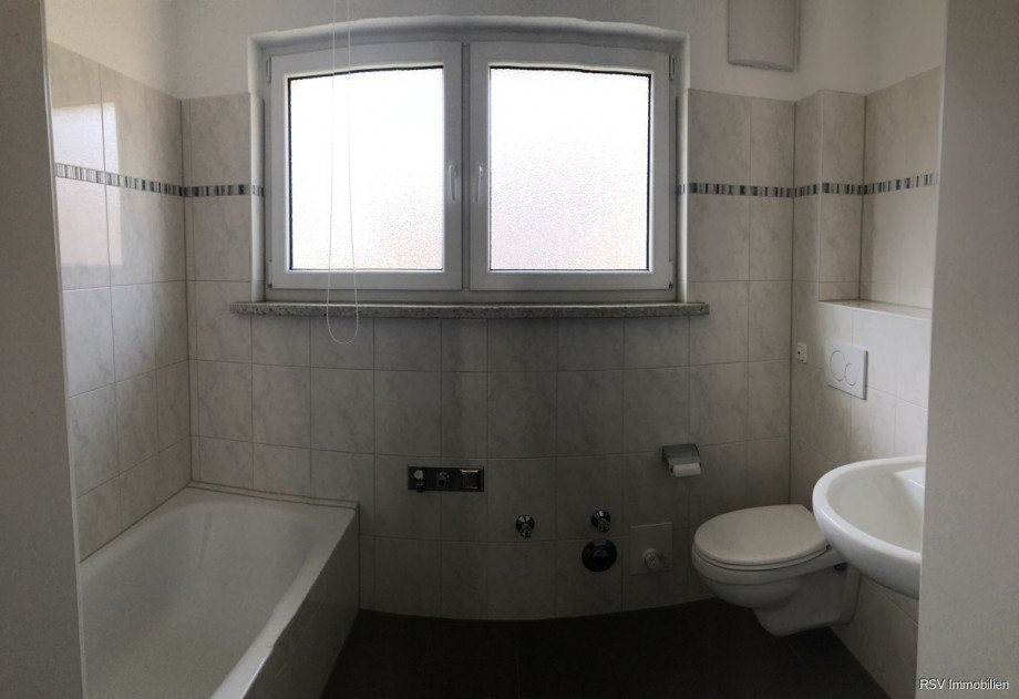 Badezimmer EG Mehrfamilienhaus M�lln