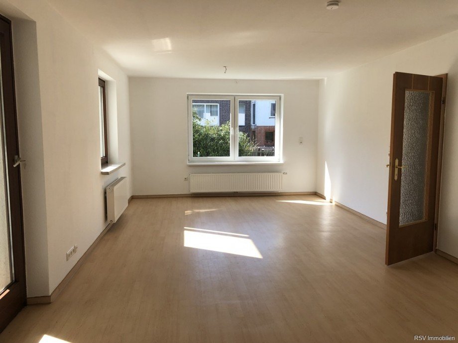 Wonzimmer unteres EG Etagenwohnung M�lln
