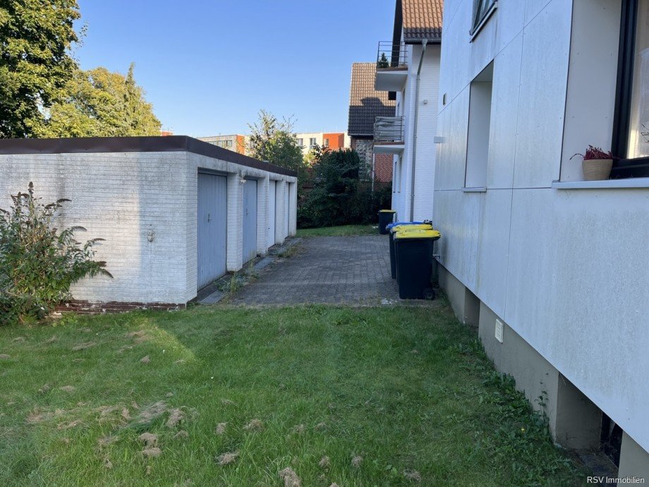 Garagen-Seitensicht Etagenwohnung M�lln